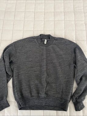 Like new Lululemon crewneck sweatshirt